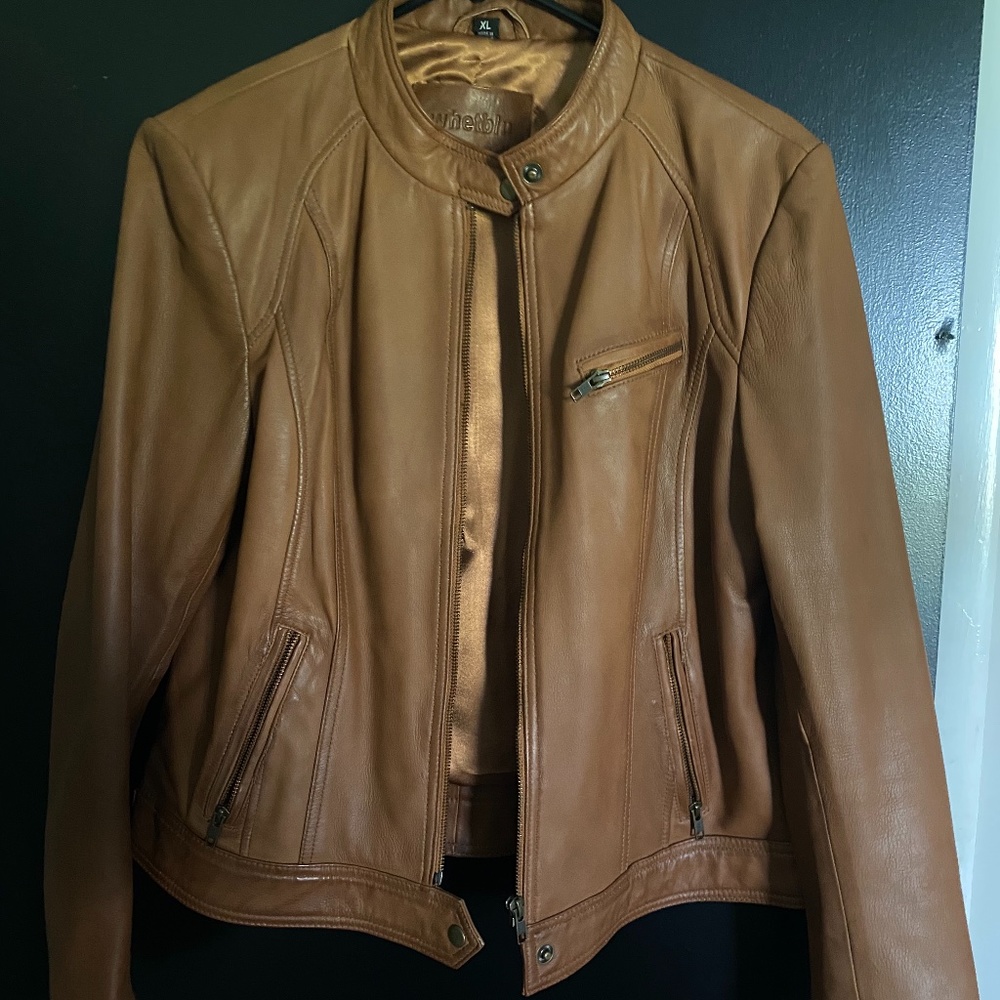 Women’s leather jacket